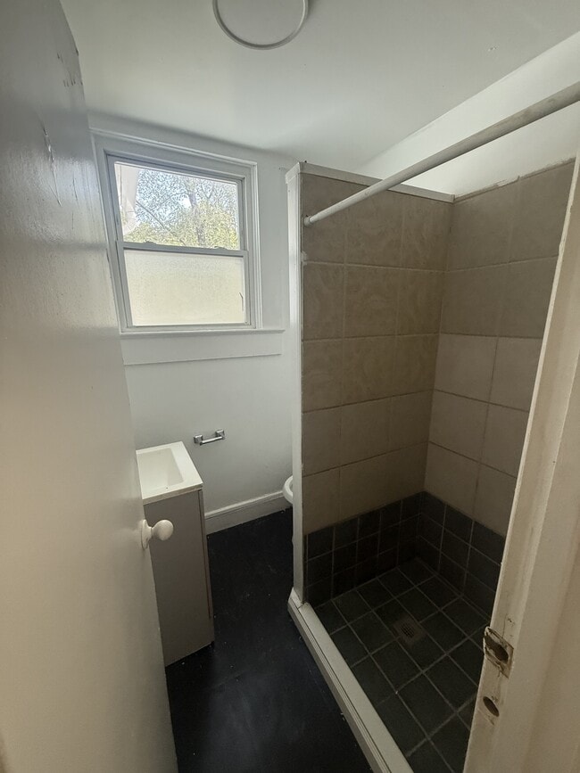 804 1/2 Selma Rd Unit 1