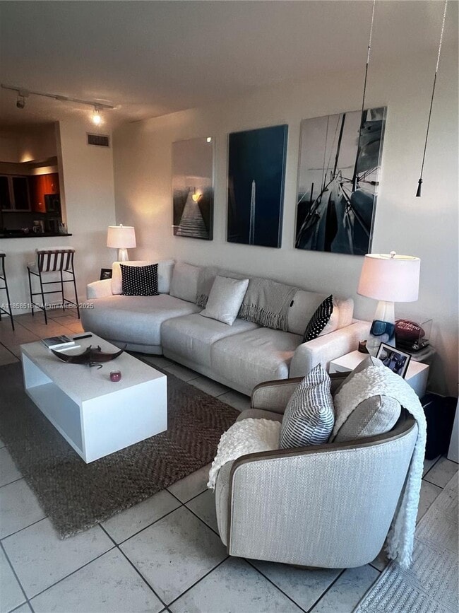 Building Photo - 806 E Windward Way Unit 209 Rental