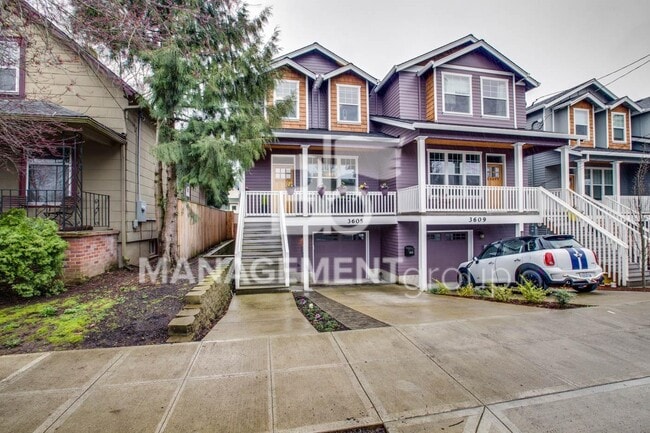 Building Photo - Close In NE Portland- Modern Townhome Across from Wholefoods and Starbucks