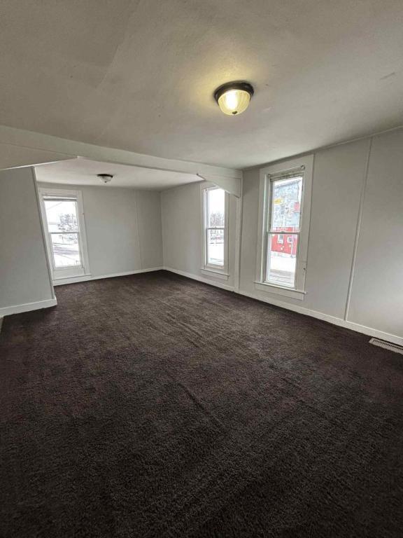 Building Photo - 115 N Walnut St