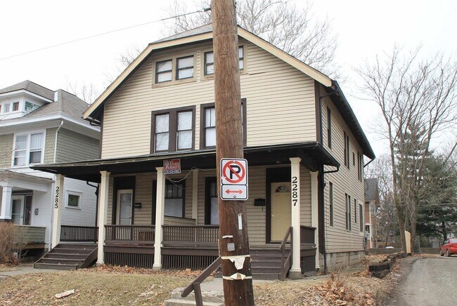 Building Photo - 2285-87 Indianola Ave Unit 2287