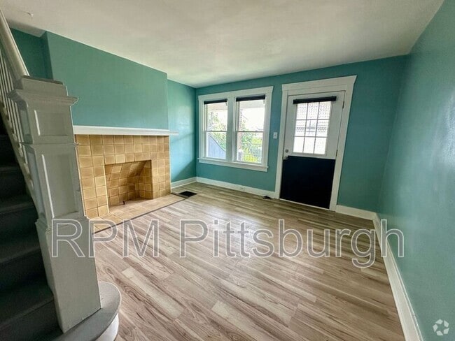 Building Photo - 929 Clarissa St Rental
