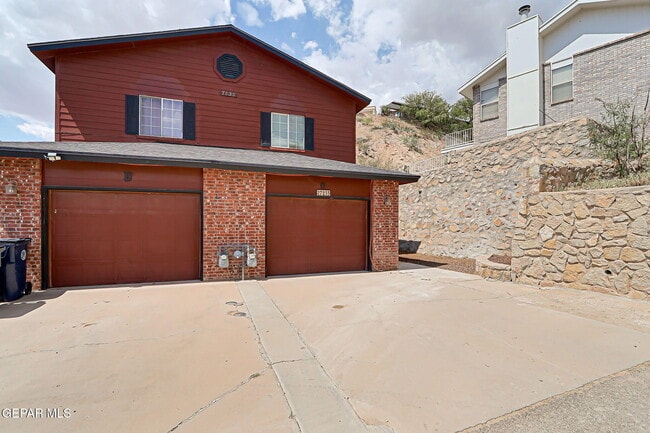 Building Photo - 7235 Royal Arms Dr Rental
