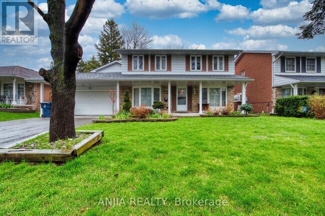 Photo - 37 Allangrove Crescent