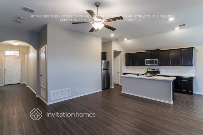 Photo - 441 Pollyann Trl