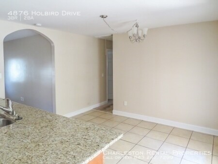 Photo - 4876 Holbird St