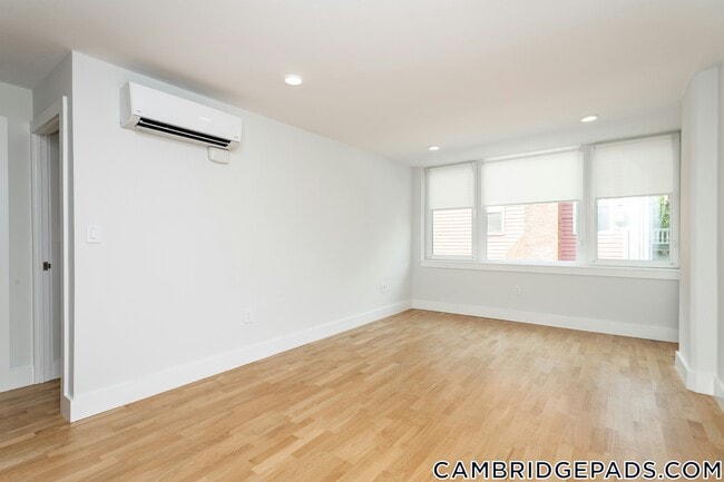 Photo - 334 Harvard St Unidad E3