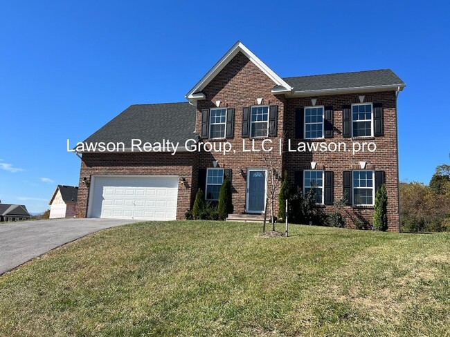 Newer Construction in Vinton with Incredible Mountain Views and Attached Garage - Newer Construction in Vinton with Incredible Mountain Views and Attached Garage
