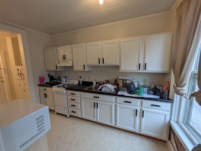 Photo - 15 W Main St