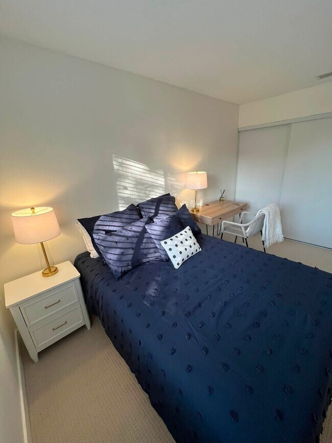 6 Oak Crest Ct