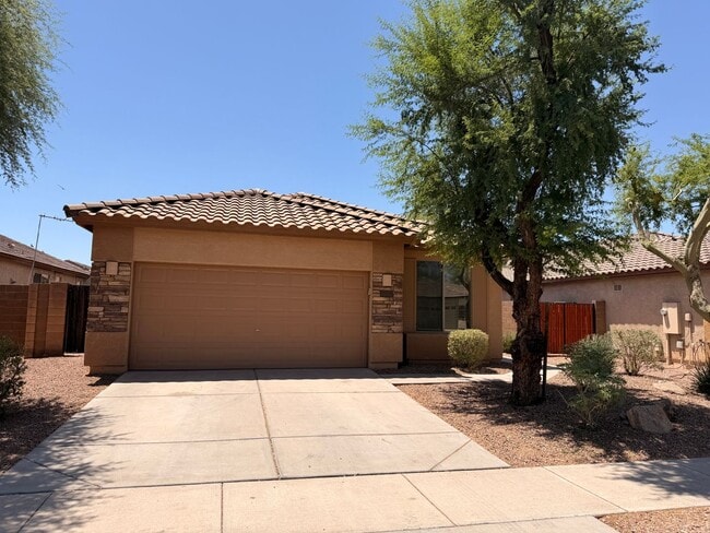 Building Photo - *NEW* Custom Paint/*NO* Carpet 3 BD/2 Bath Spacious Surprise Home!