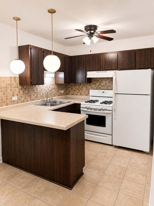 Photo - 5733 W 103rd St Unit 2W