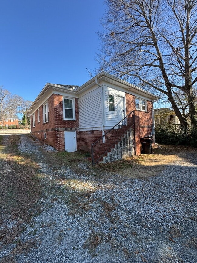 Photo - 220 Williamston Rd