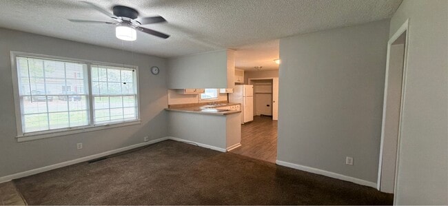 Photo - 2721 Clayton Dr NW