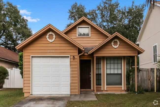 Building Photo - 2513 Townsquare Dr Rental