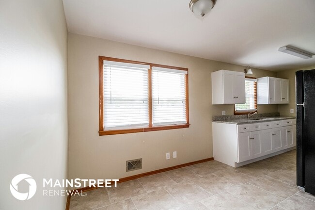 Photo - 2320 Embassy Ln