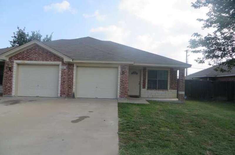 Photo - 417 Clore Rd