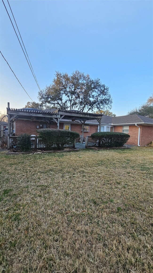 Photo - 1715 Pecan Ln