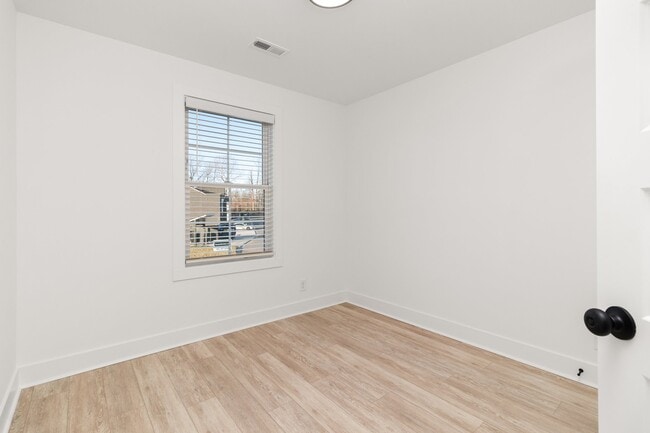 Photo - 541 Bellamy Ln