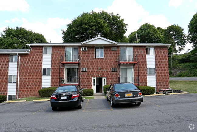 Photo - Camillus Villager Apartments