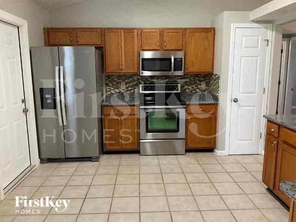 Photo - 8047 Queensferry Ln