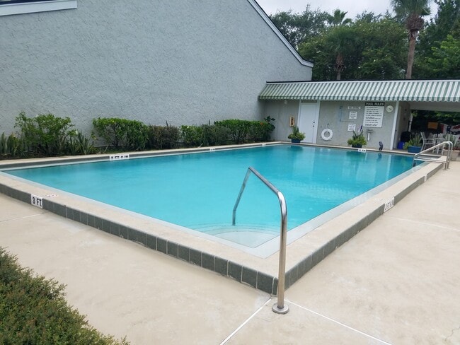 Photo - 5421 Vineland Rd