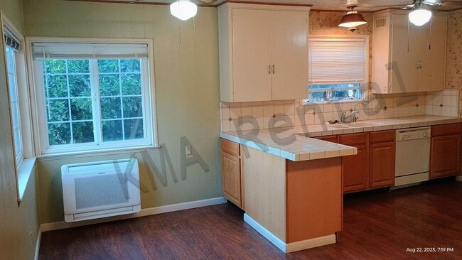 Photo - 7305 Furlong Ave