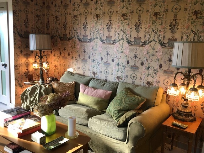 Living Room - 388 Eichybush Rd