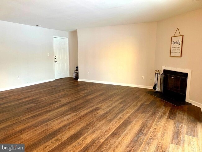 Building Photo - 102 Three Coin Way Unit 202