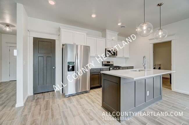 Photo - 528 NW 175th St