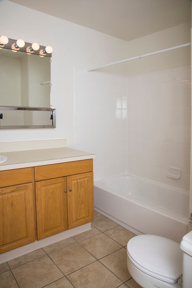 Photo - Presidential Court Apartments