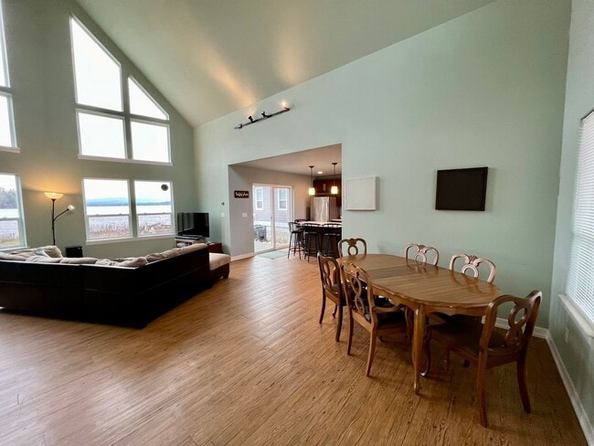 Photo - Waterfront 2 Bedroom Home in Ferndale!