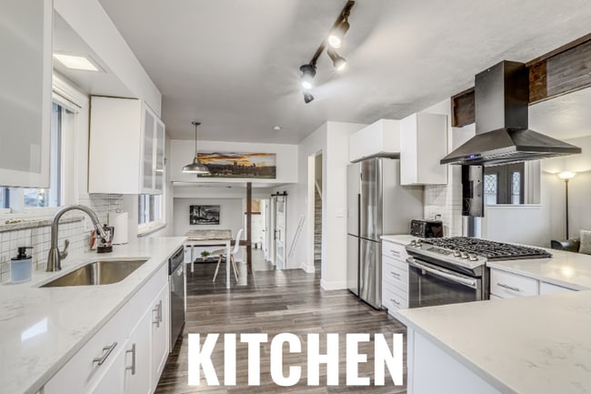 Photo - 2860 S Golden Way