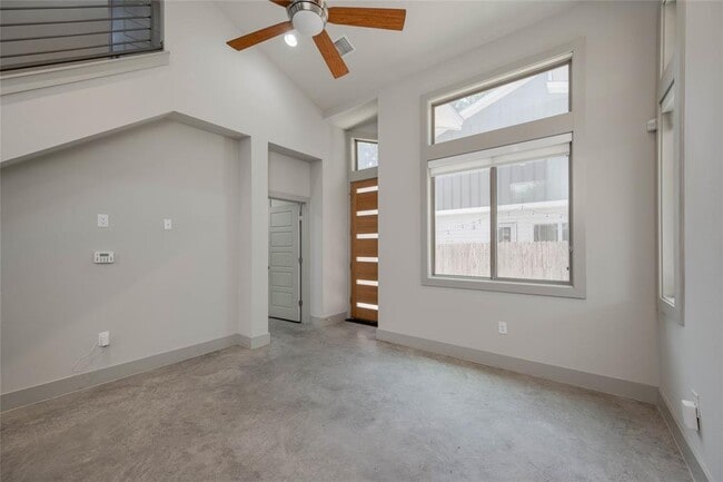 Photo - 2612 Willow St Unit B