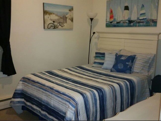 Bedroom Right - 9 Lyon Ct Unit 1