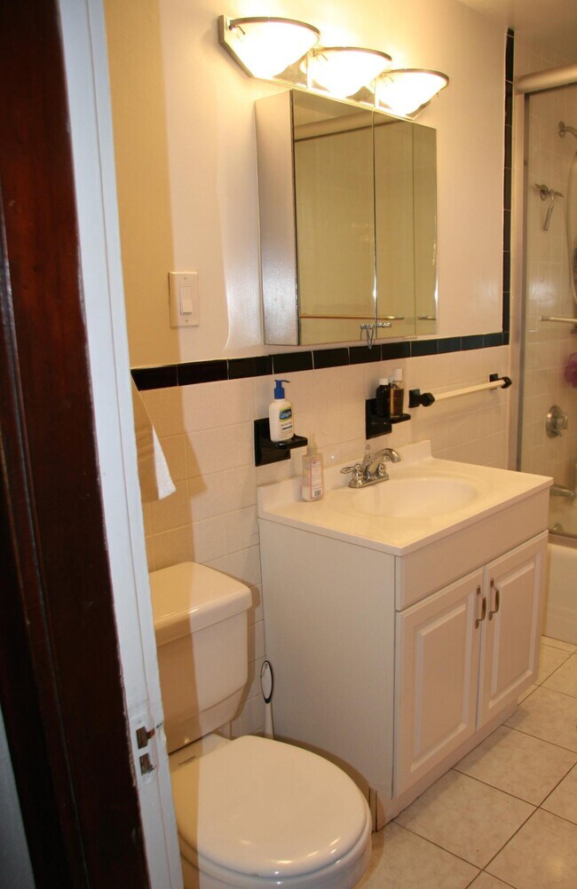 Photo - 54 Hobson St Unit 1