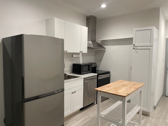 Photo - 5226 Ridgevan St