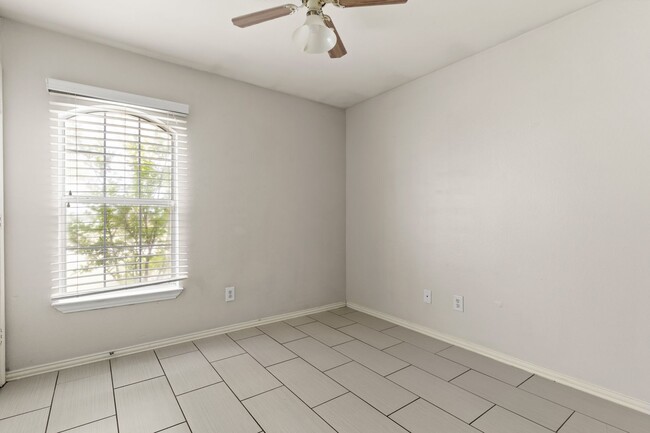 Photo - 5512 Golden Dr
