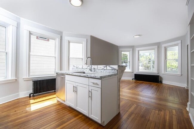 Building Photo - 441 Hamilton St Unit FL 1 Rental