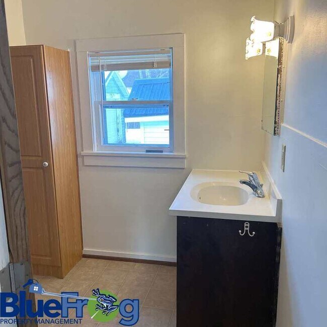 Photo - 207-209 W Hancock St