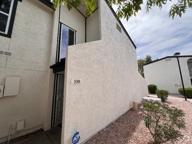 Building Photo - 1051 S Dobson Rd Rental