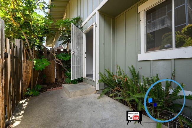 Building Photo - Benicia remodeled townhouse