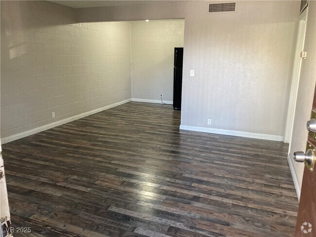 Building Photo - 575 S Royal Crest Cir Unit 13 Rental
