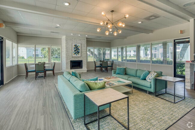 Casa club - 202 Windwood Oaks Dr Tampa, FL, 33613