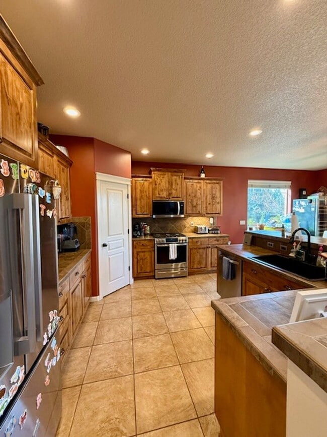 Photo - Stunning 4 Bedroom plus Bonus Lava Ridges Home!