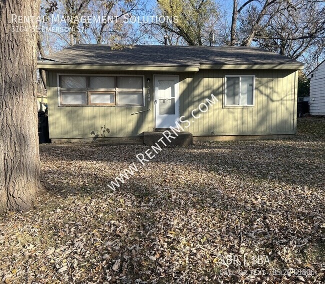 Building Photo - 3104 SE Emerson St