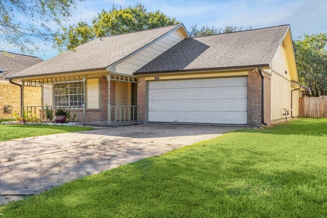 Photo - 15939 Beechnut St