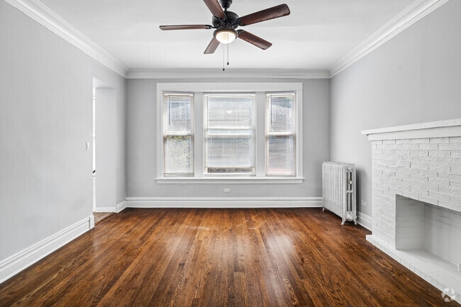 4BR, 2BA - 1,500SF - Living Room