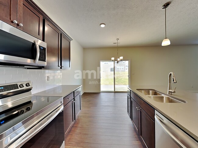 Photo - 8110 Hula Popper St