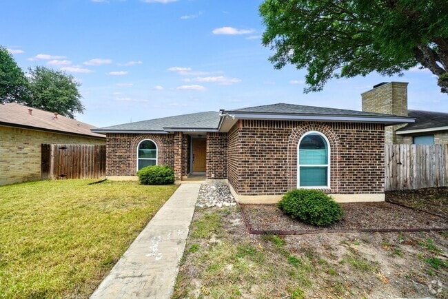 Building Photo - Charming 2-bed, 2-bath home in Universal C...